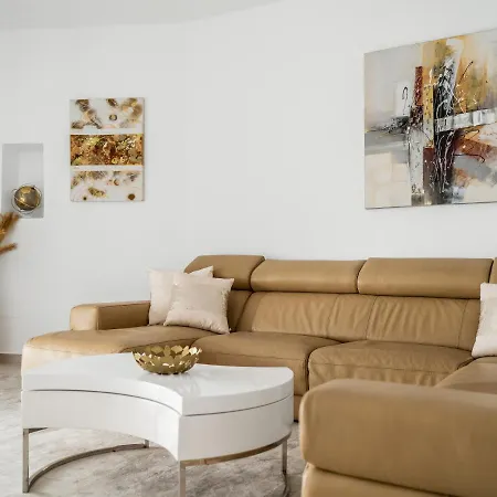 Sanders Sol 1 - Smart Three-bedroom In The Center Of Puerto Banus Nightlife Apartment *