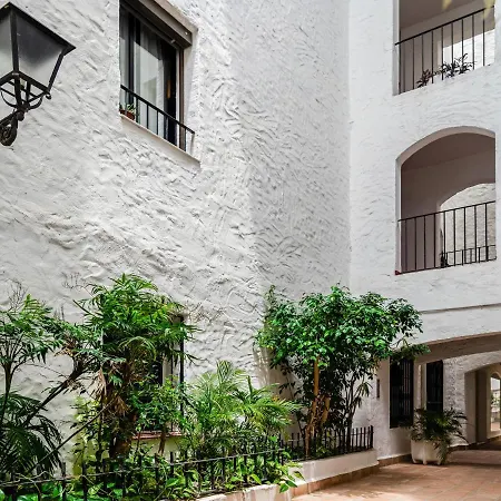 Sanders Sol 1 - Smart Three-bedroom In The Center Of Puerto Banus Nightlife Marbella