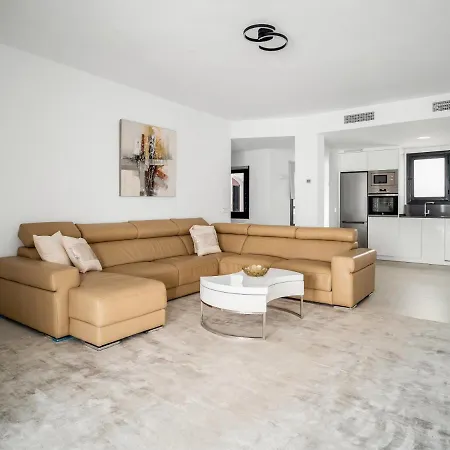 Sanders Sol 1 - Smart Three-bedroom In The Center Of Puerto Banus Nightlife *